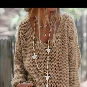 NIP Tan V-Neck Knitted Pullover Sweater. Size Small